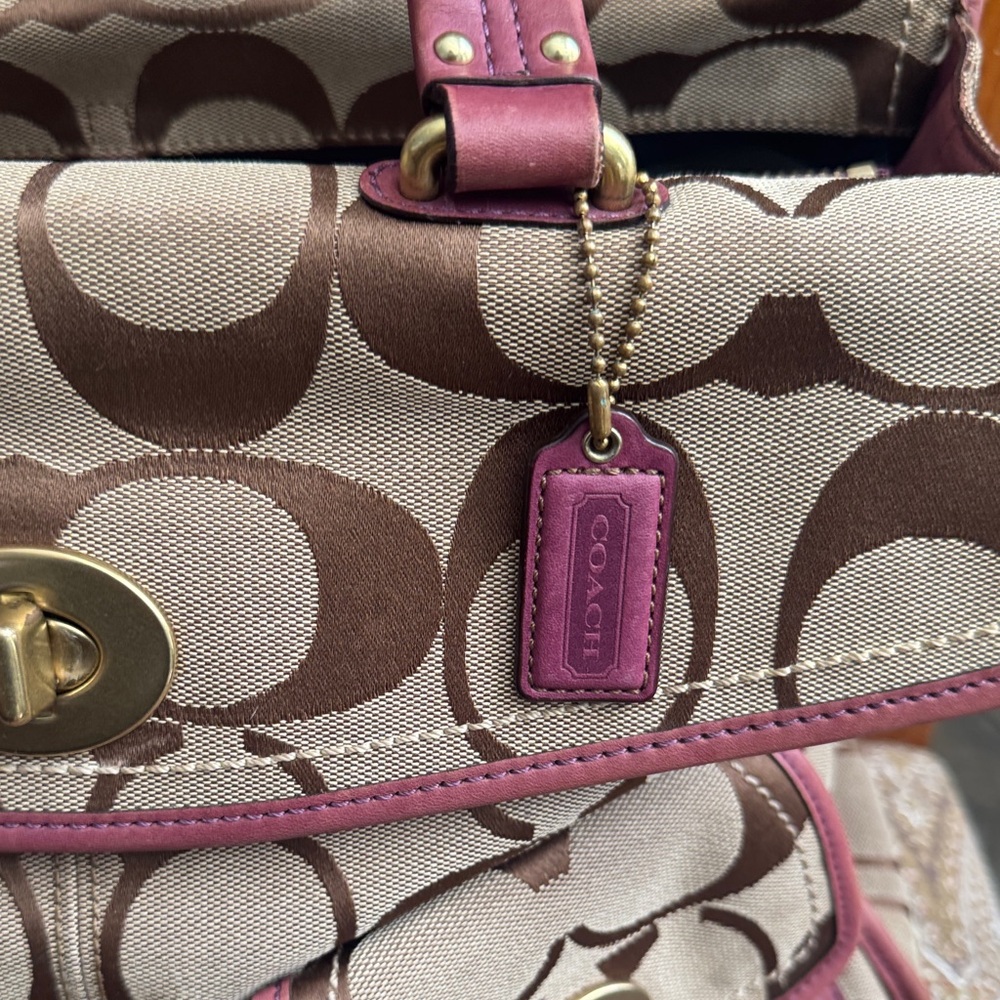 Coach Hampton
Signature Laptop Briefcase - Picture 5 of 14